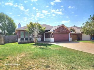 912 Dove Run, College Station, TX 77845
