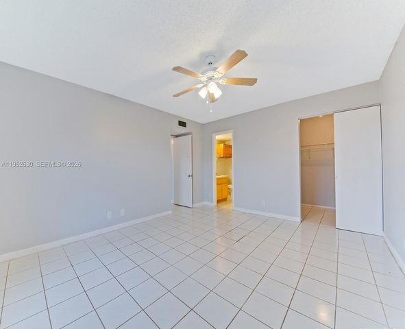 505 S Pine Island Rd 302B, Plantation, FL 33324