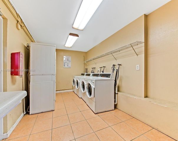 505 S Pine Island Rd 302B, Plantation, FL 33324