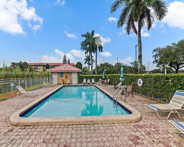 505 S Pine Island Rd 302B, Plantation, FL 33324