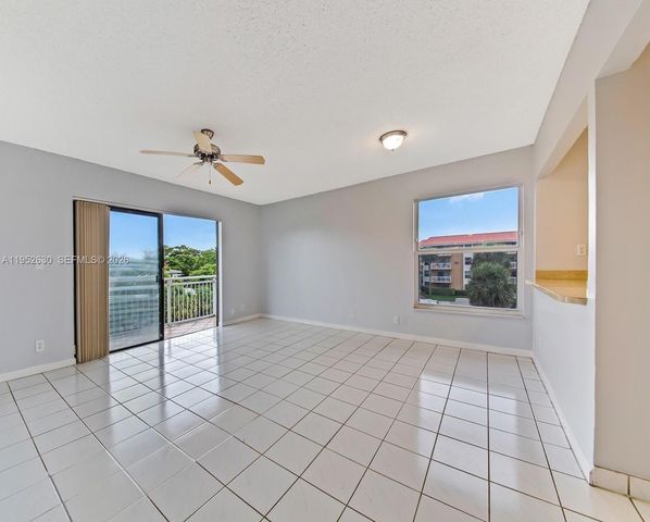 505 S Pine Island Rd 302B, Plantation, FL 33324