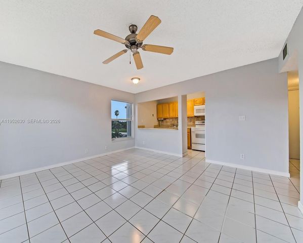 505 S Pine Island Rd 302B, Plantation, FL 33324
