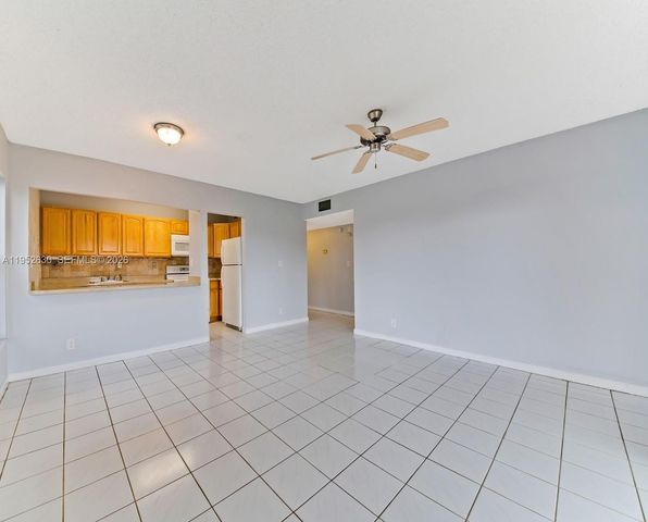 505 S Pine Island Rd 302B, Plantation, FL 33324
