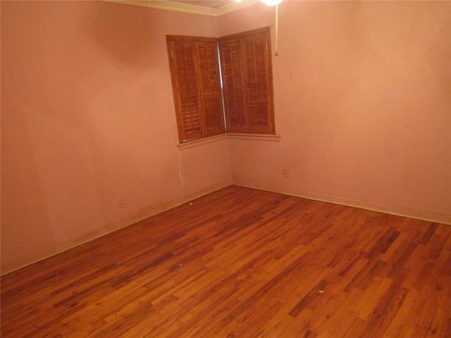 909 RED BUD Drive, Azle, TX 76020