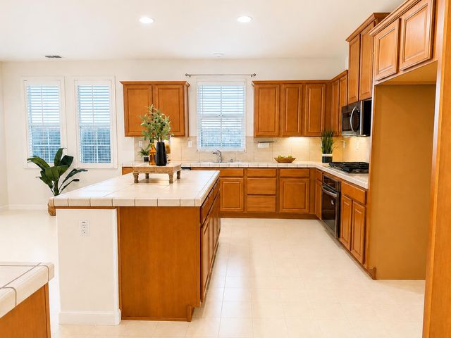 5300 Kungsting Way, Elk Grove, CA 95757