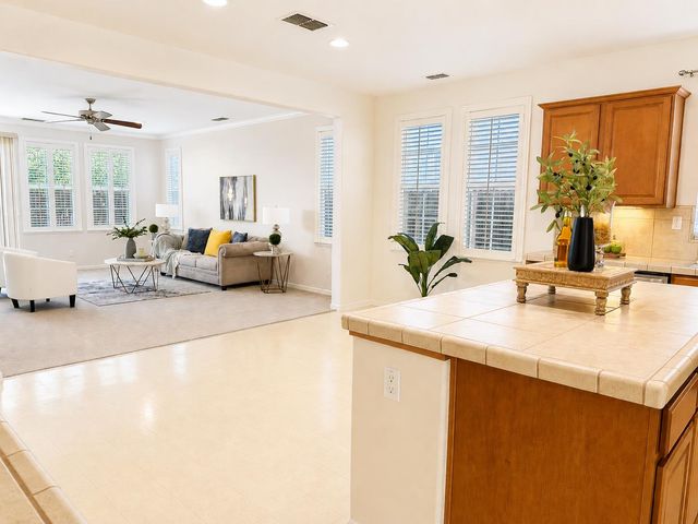 5300 Kungsting Way, Elk Grove, CA 95757