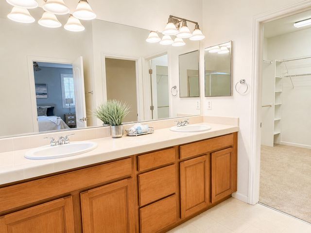 5300 Kungsting Way, Elk Grove, CA 95757