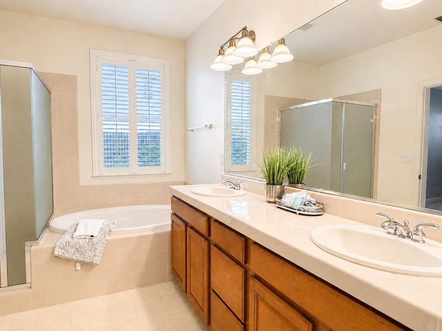 5300 Kungsting Way, Elk Grove, CA 95757