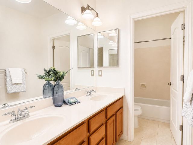 5300 Kungsting Way, Elk Grove, CA 95757