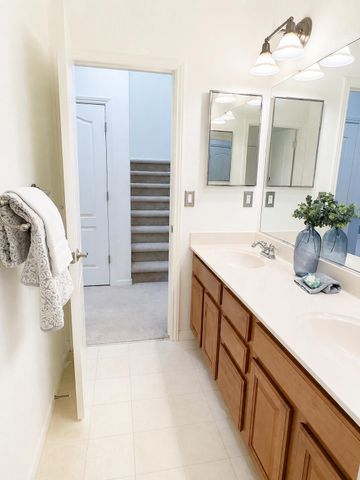 5300 Kungsting Way, Elk Grove, CA 95757