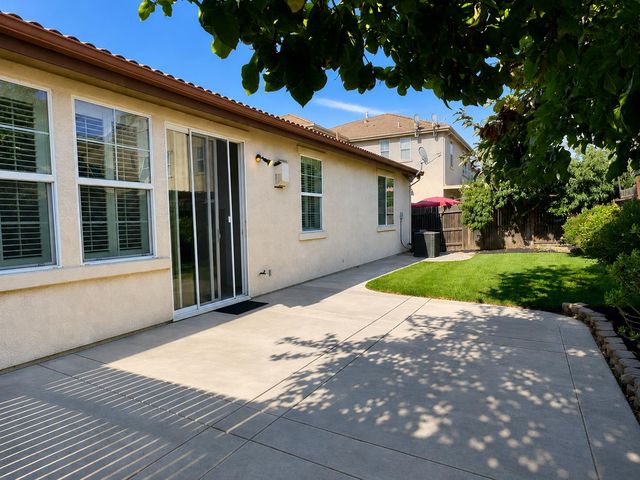 5300 Kungsting Way, Elk Grove, CA 95757