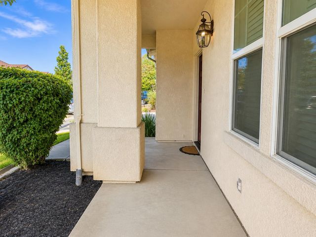 5300 Kungsting Way, Elk Grove, CA 95757