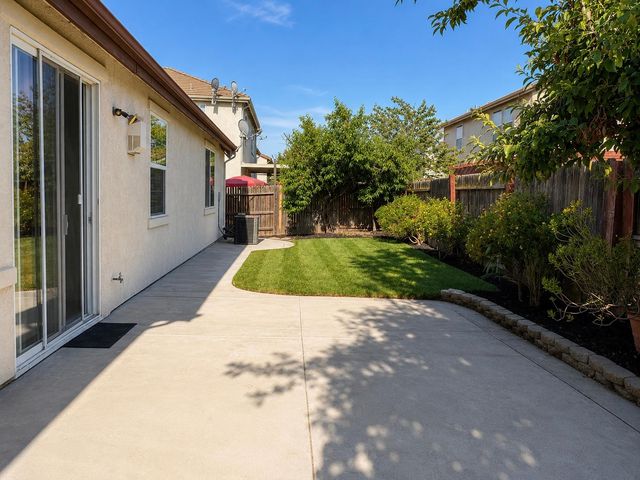 5300 Kungsting Way, Elk Grove, CA 95757