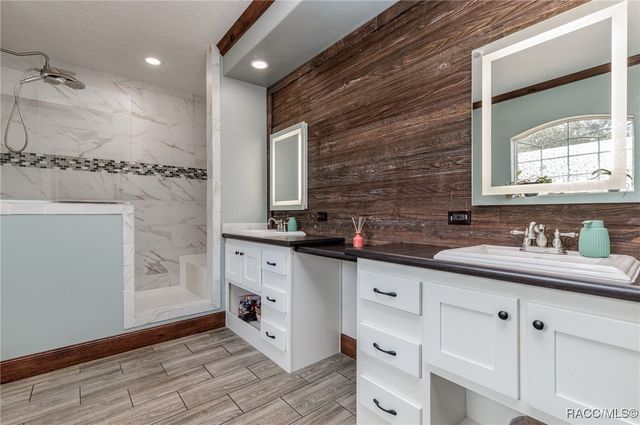 7453 S Maxwell Point, Homosassa, FL 34446