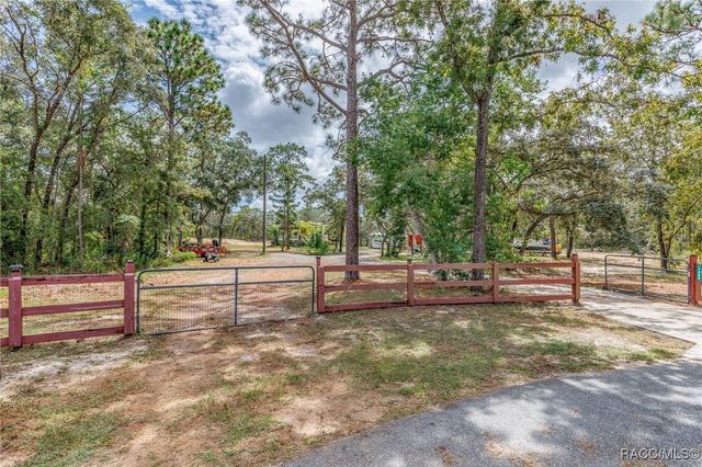 7453 S Maxwell Point, Homosassa, FL 34446