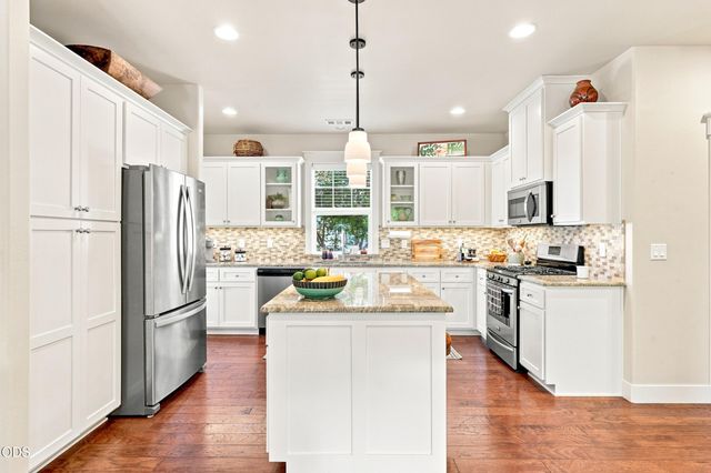 541 Bridge Creek Drive, Central Point, OR 97502