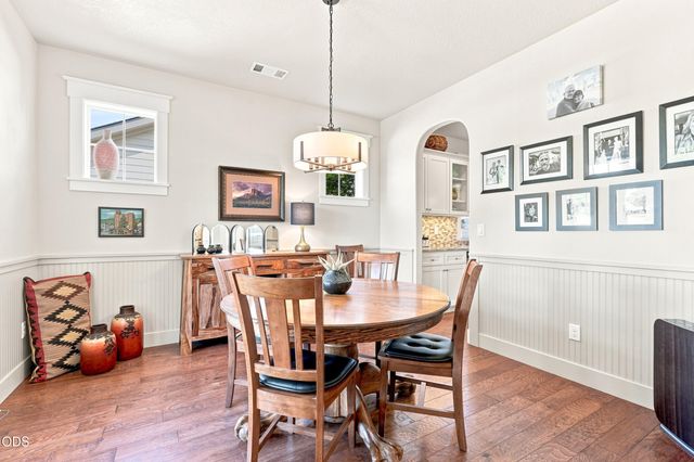 541 Bridge Creek Drive, Central Point, OR 97502