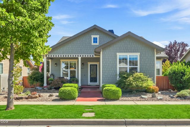 541 Bridge Creek Drive, Central Point, OR 97502