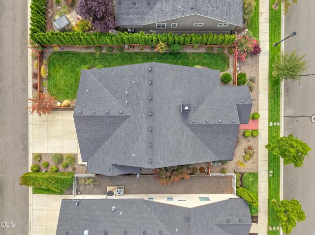541 Bridge Creek Drive, Central Point, OR 97502