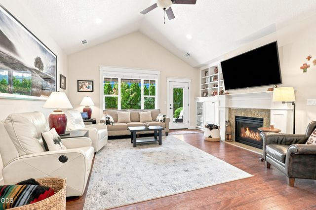 541 Bridge Creek Drive, Central Point, OR 97502