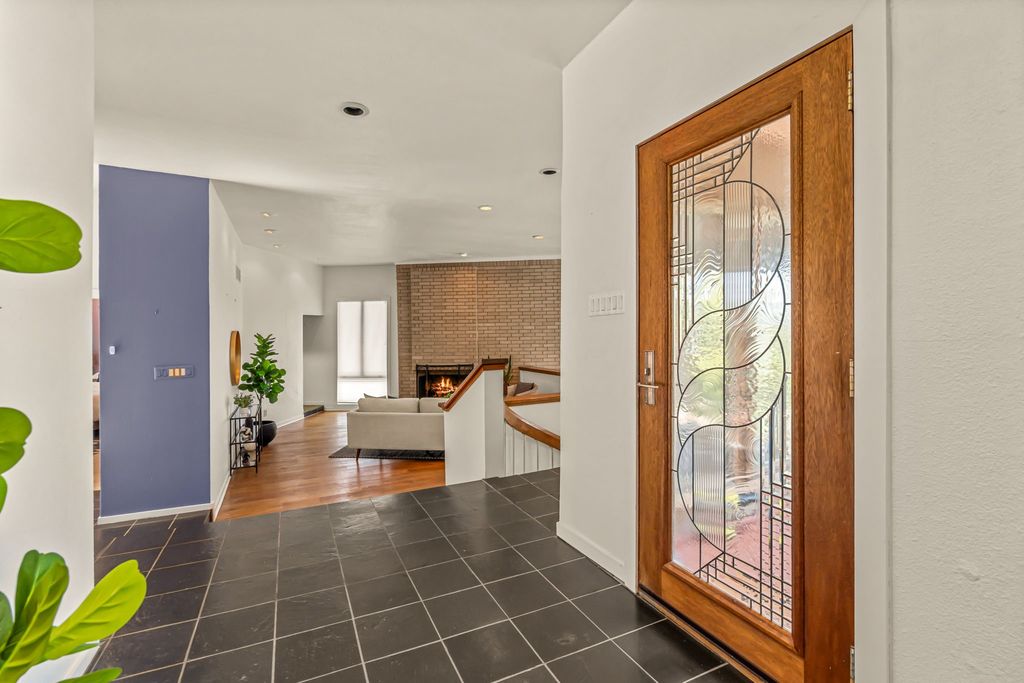 230 Oak Hill Drive, Trophy Club, TX 76262