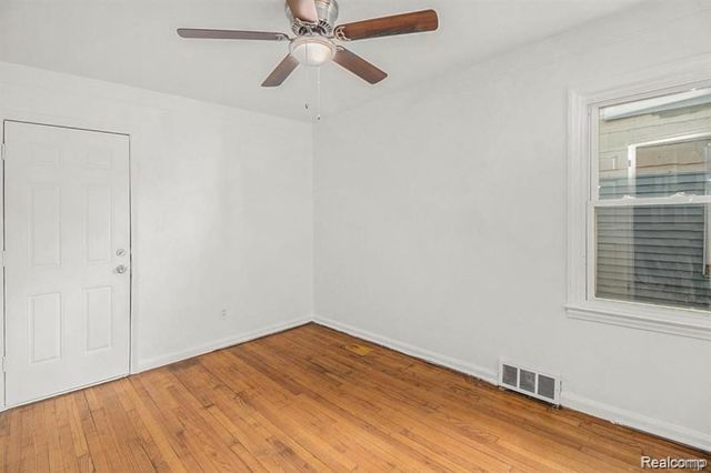 9909 Asbury Park, Detroit, MI 48227