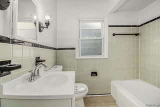 9909 Asbury Park, Detroit, MI 48227