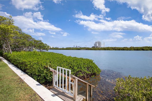 100 Waterway Road A304, Tequesta, FL 33469