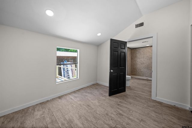 1314 N Queen St, Palestine, TX 75803