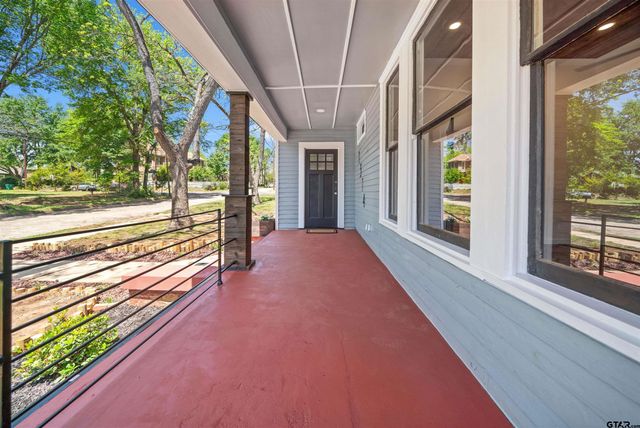 1314 N Queen St, Palestine, TX 75803