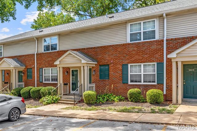 1625 High School Drive, St Louis, MO 63144