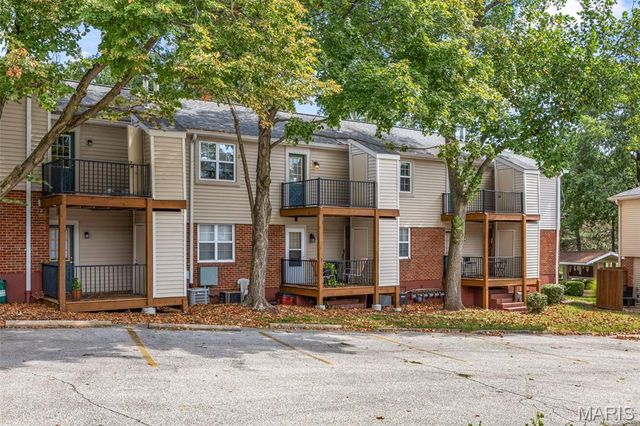 1625 High School Drive, St Louis, MO 63144