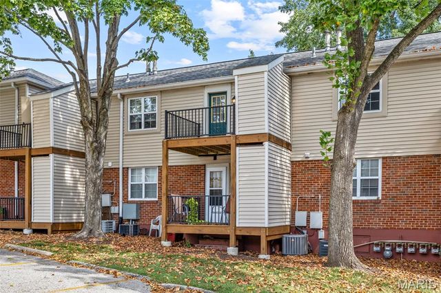 1625 High School Drive, St Louis, MO 63144