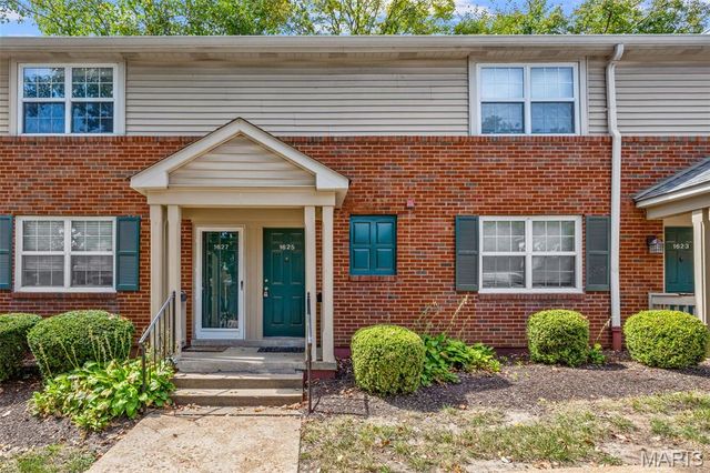 1625 High School Drive, St Louis, MO 63144