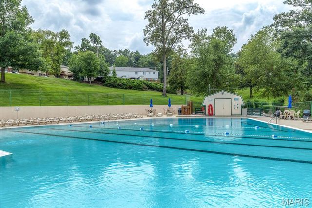 1625 High School Drive, St Louis, MO 63144