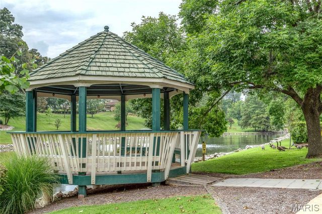 1625 High School Drive, St Louis, MO 63144
