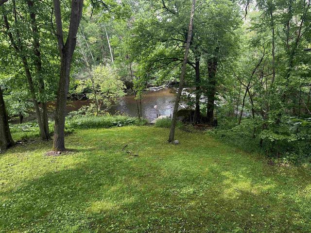 N2003 COUNTY ROAD K, Waupaca, WI 54981