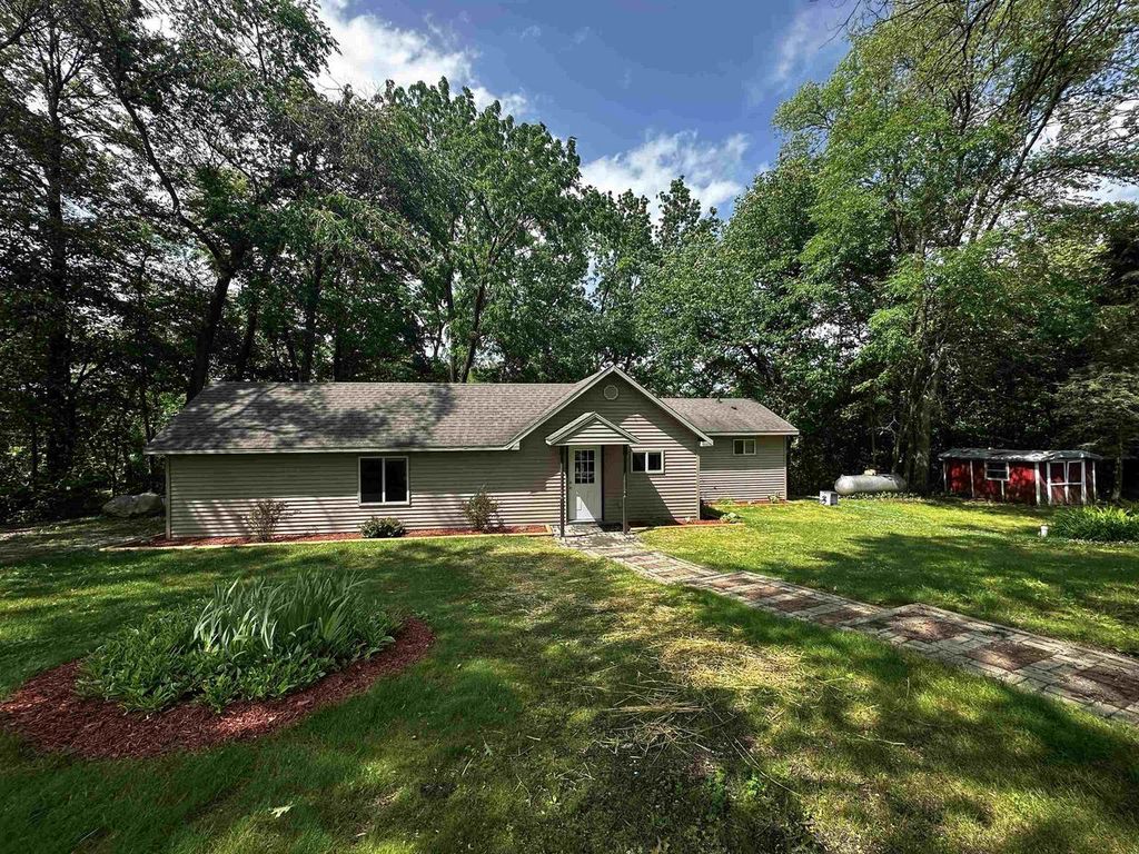 N2003 COUNTY ROAD K, Waupaca, WI 54981
