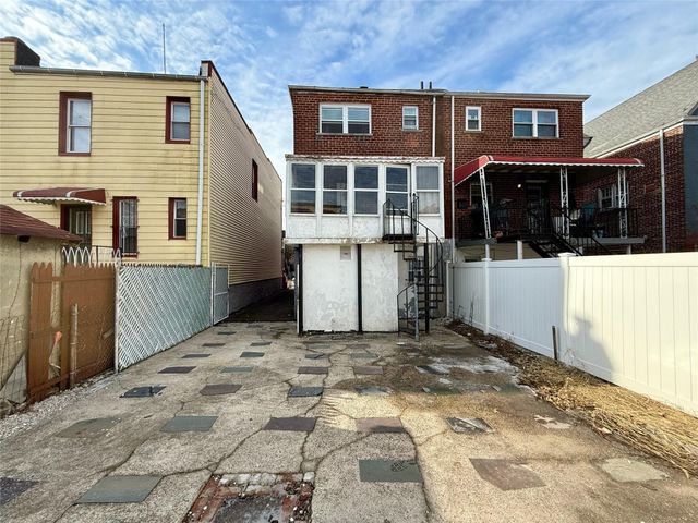 963 E 225th Street, Bronx, NY 10466