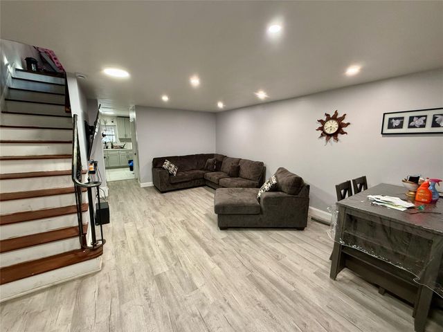963 E 225th Street, Bronx, NY 10466