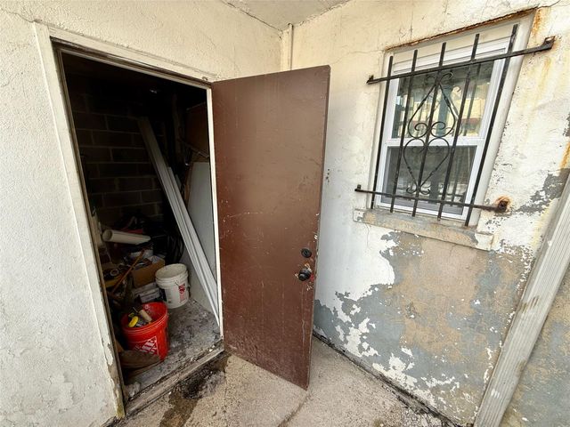 963 E 225th Street, Bronx, NY 10466