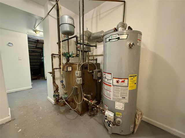 963 E 225th Street, Bronx, NY 10466