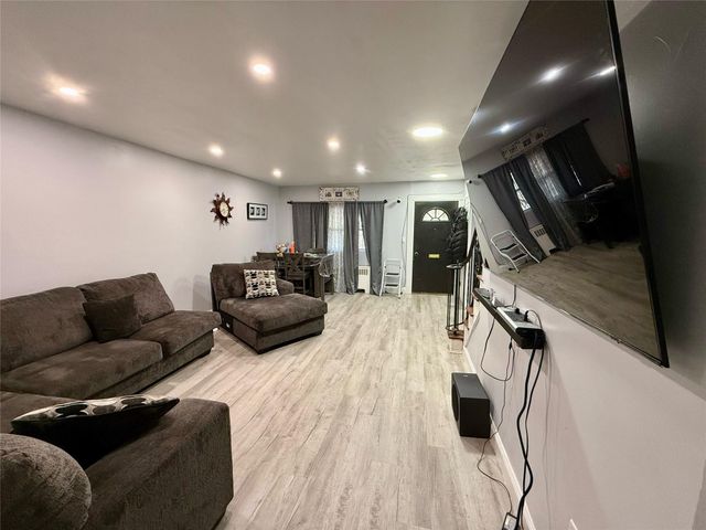 963 E 225th Street, Bronx, NY 10466