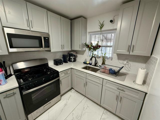 963 E 225th Street, Bronx, NY 10466