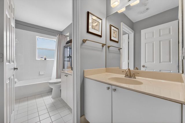 7962 N Silverado Circle, Hollywood, FL 33024