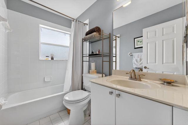 7962 N Silverado Circle, Hollywood, FL 33024