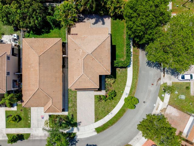 7962 N Silverado Circle, Hollywood, FL 33024