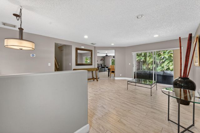 7962 N Silverado Circle, Hollywood, FL 33024
