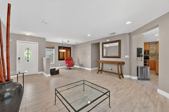 7962 N Silverado Circle, Hollywood, FL 33024