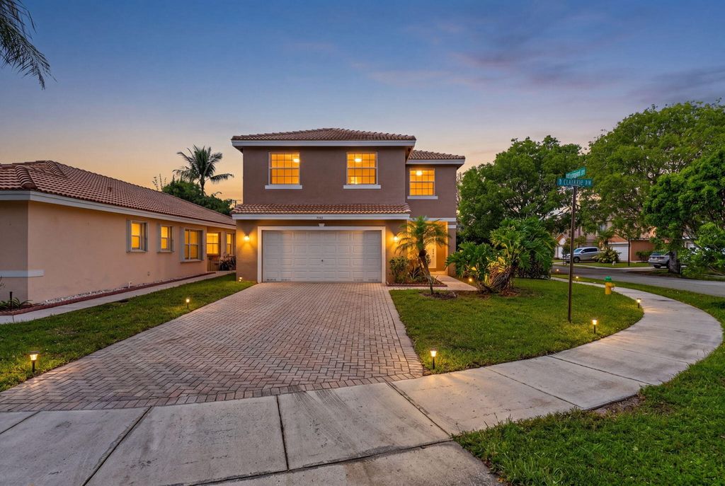 7962 N Silverado Circle, Hollywood, FL 33024
